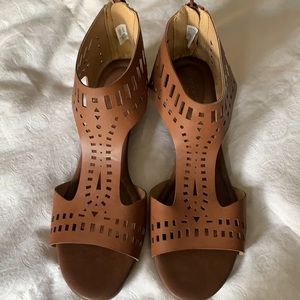 Dexflex Comfort Women’s Small Wedge Sandal